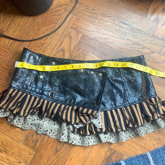 Gypsy-punk skirt w/ adjustable waist buttons - Picture 1 of 5